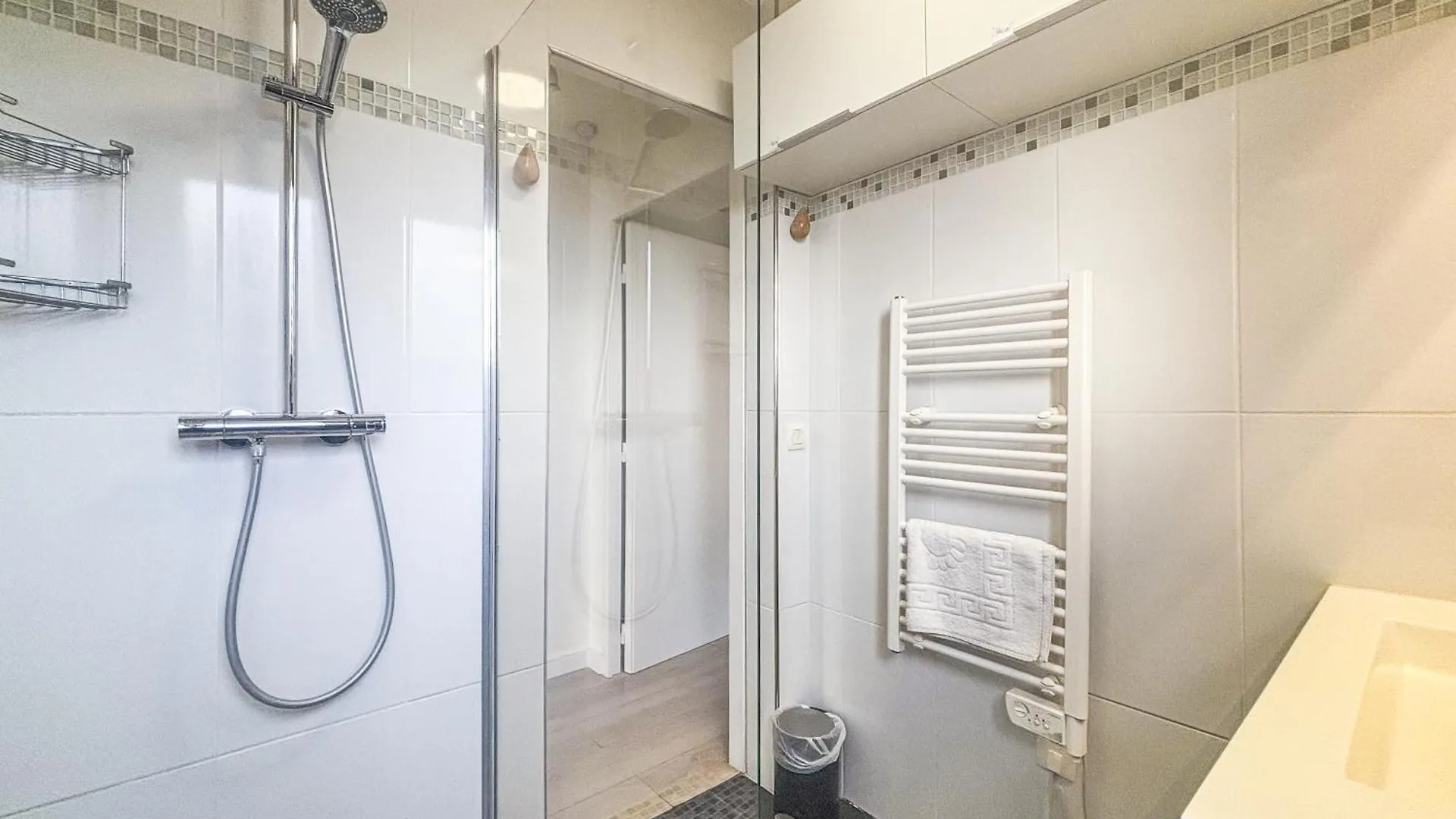 Evasion Vue Mer - Wifi, Piscine, Parking, 4Pers Nice 0*,