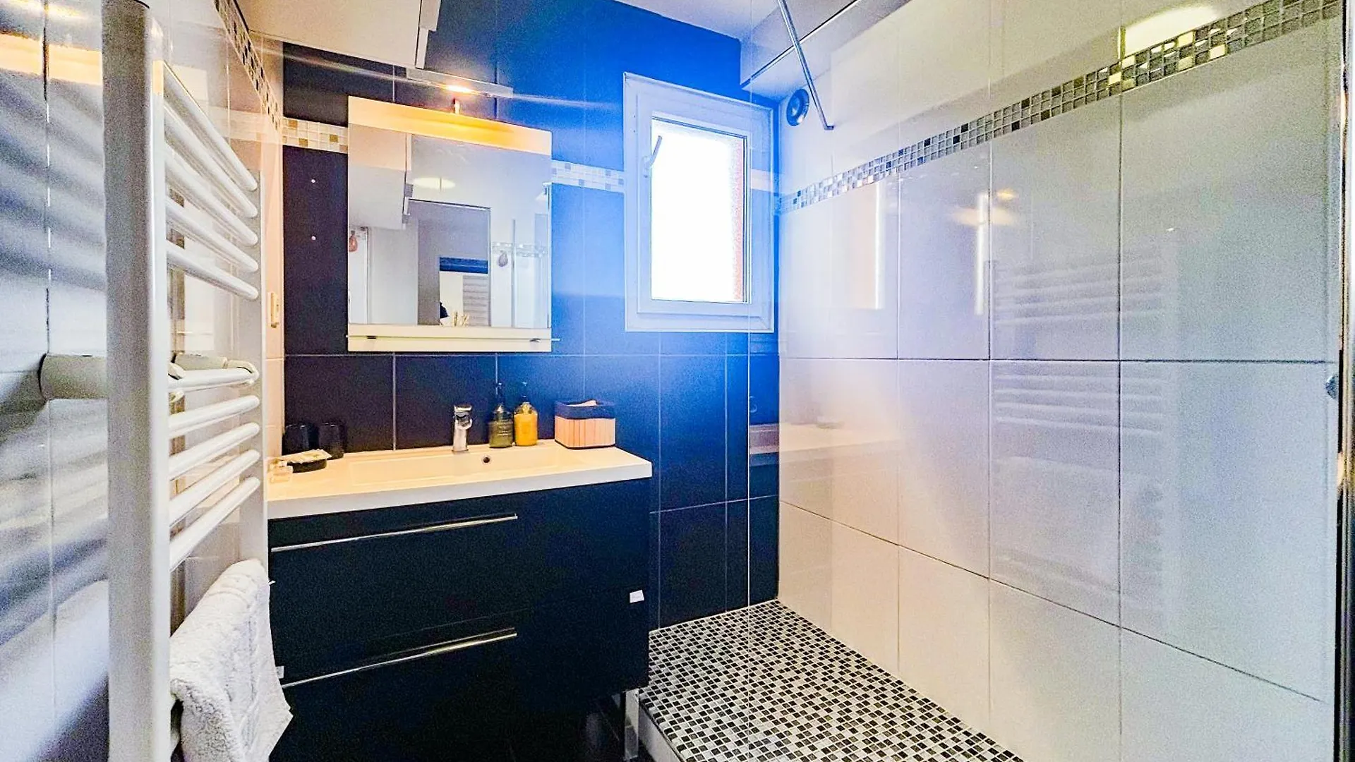 Apartment Evasion Vue Mer - Wifi, Piscine, Parking, 4Pers Nice