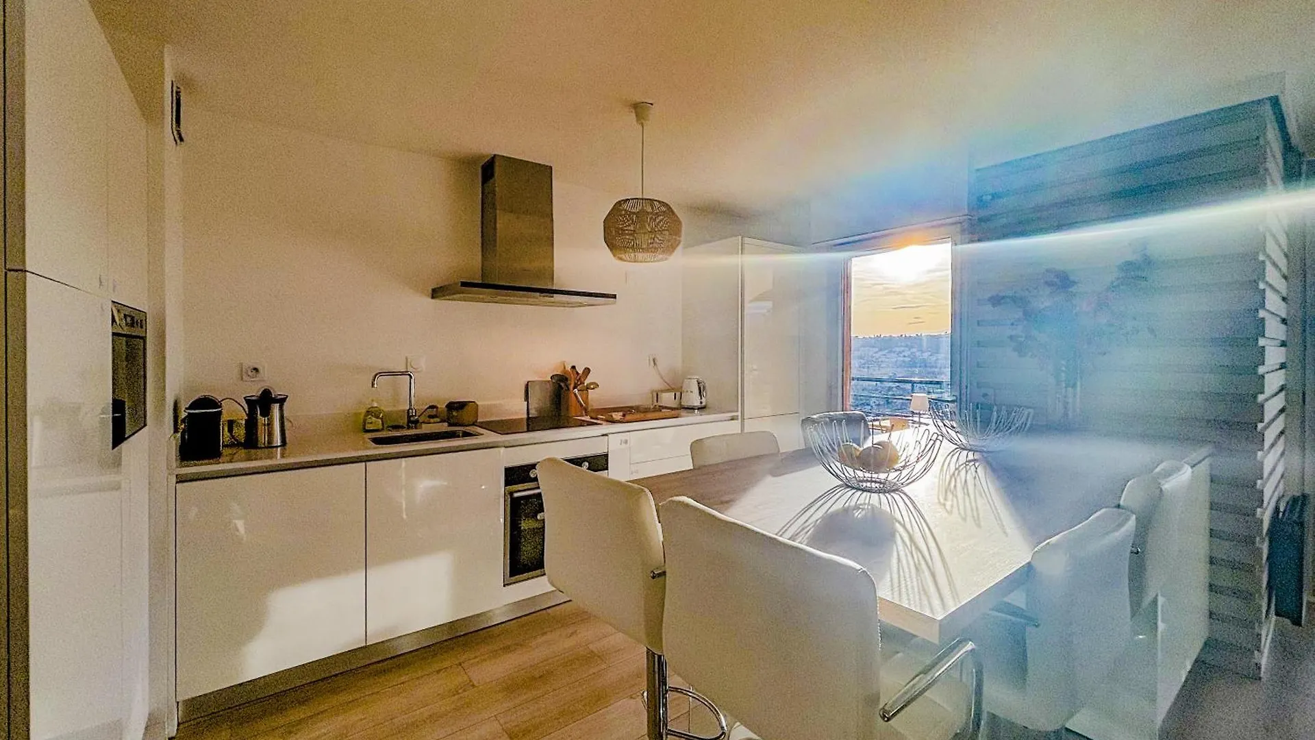 Evasion Vue Mer - Wifi, Piscine, Parking, 4Pers Nice 0*,  France