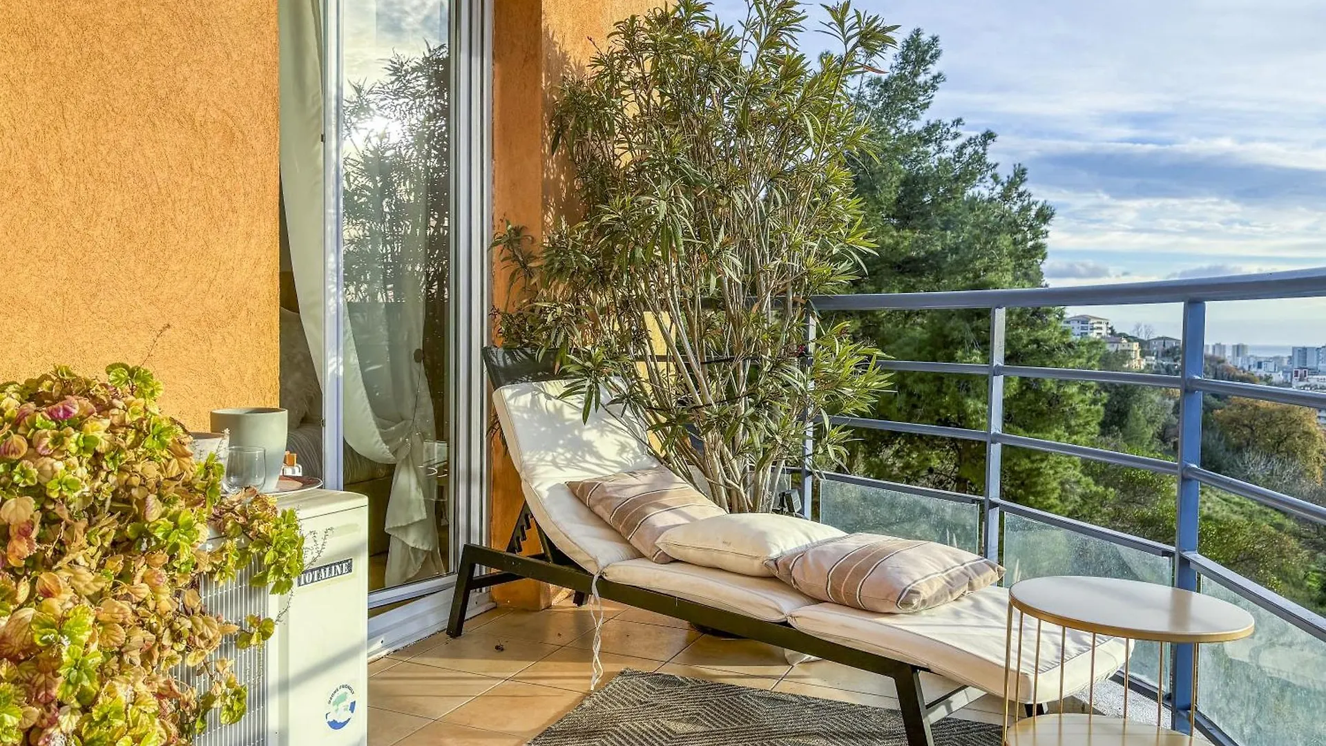 Apartment Evasion Vue Mer - Wifi, Piscine, Parking, 4Pers Nice